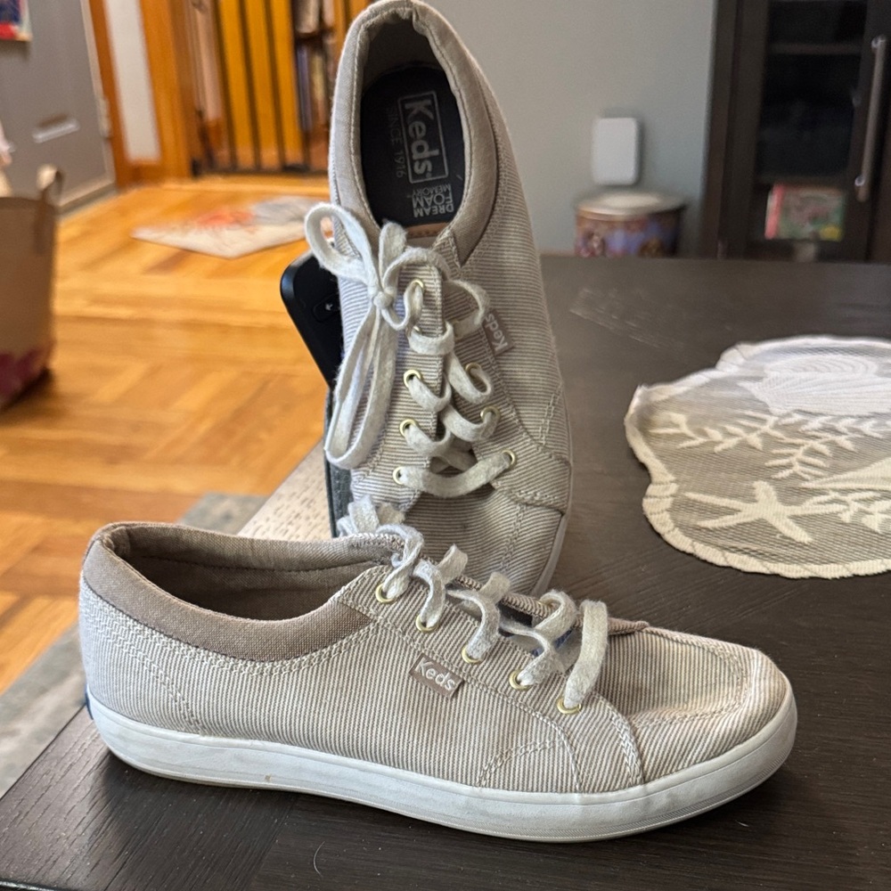 Keds Women's Cream Lace-Up Sneakers